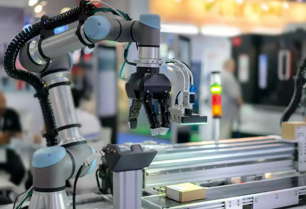 Blog cobots in manufacturing
